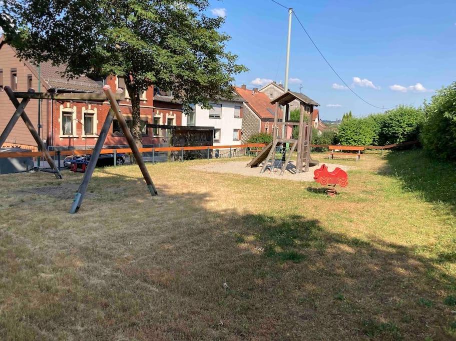 Sonnige Etagen-Wohnung, Alleinige Nutzung, Wasserbett Neunkirchen  Exteriér fotografie